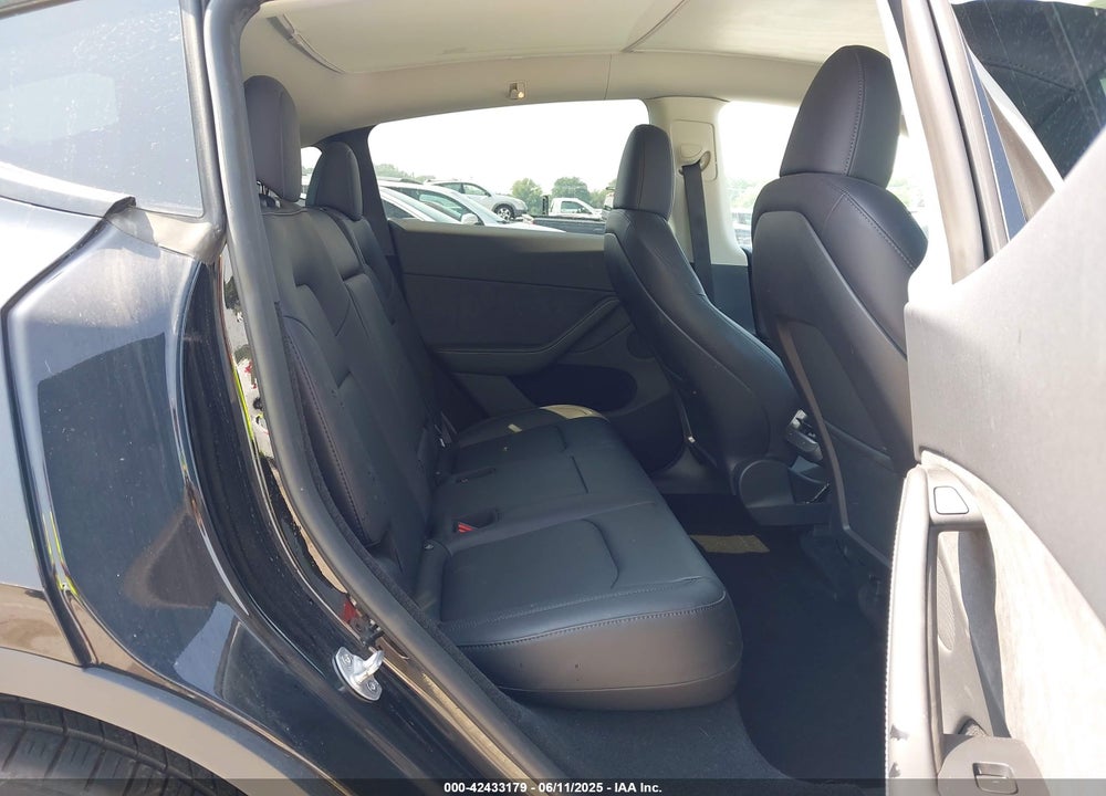 2023 TESLA MODEL Y VIN: 7SAYGDEEXPA179735