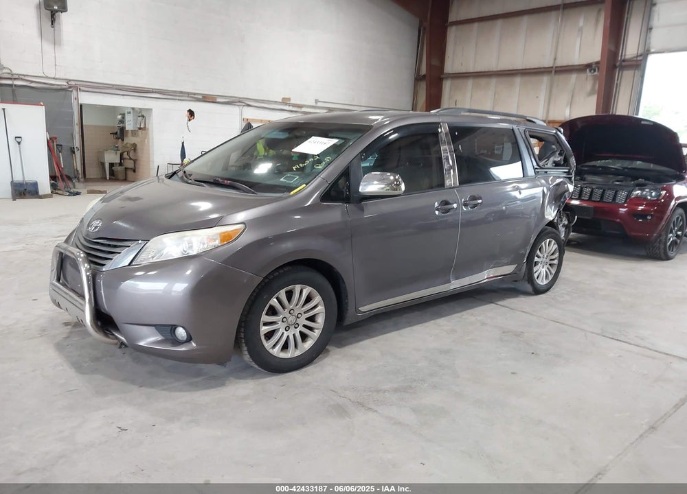 2011 TOYOTA SIENNA VIN: 5TDYK3DC0BS063232