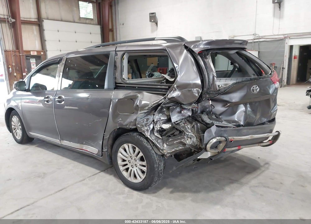 2011 TOYOTA SIENNA VIN: 5TDYK3DC0BS063232