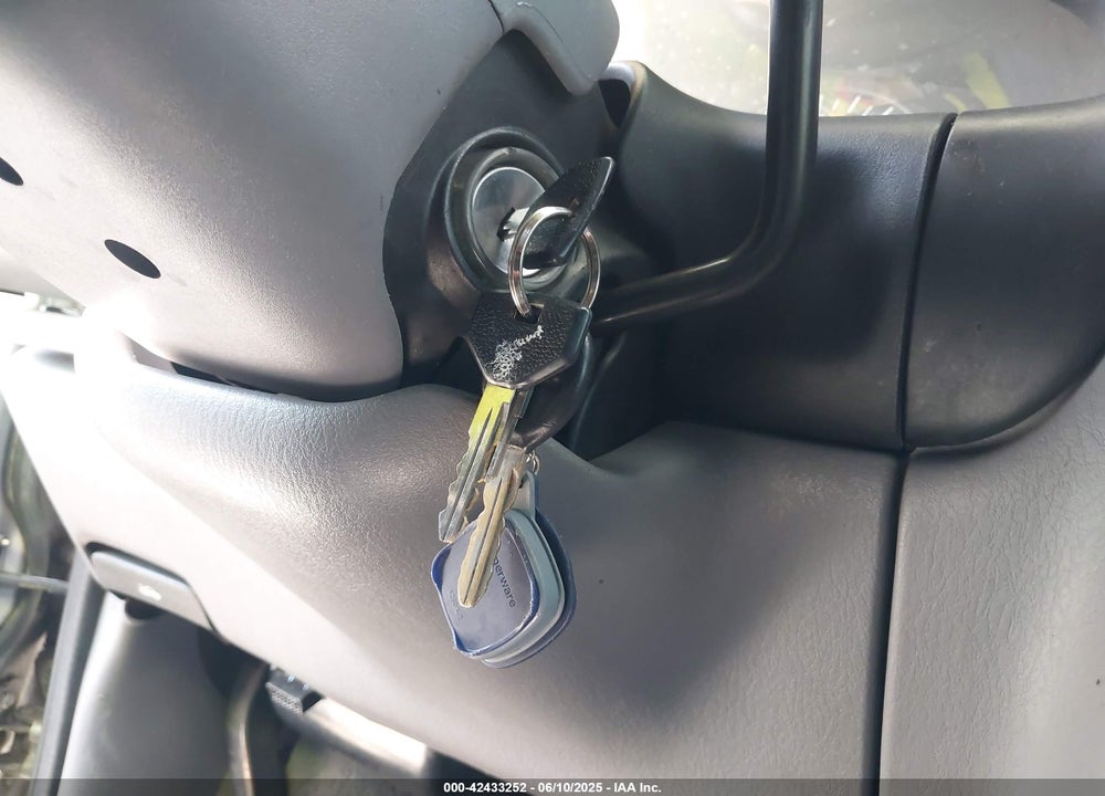 2000 DODGE GRAND CARAVAN ES VIN: 1B4GP74L1YB516789