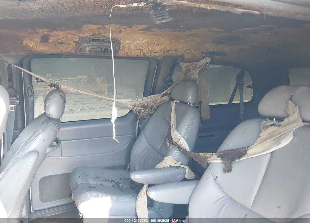 2000 DODGE GRAND CARAVAN ES VIN: 1B4GP74L1YB516789