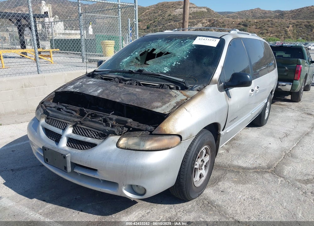 2000 DODGE GRAND CARAVAN ES VIN: 1B4GP74L1YB516789