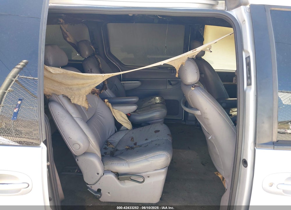 2000 DODGE GRAND CARAVAN ES VIN: 1B4GP74L1YB516789