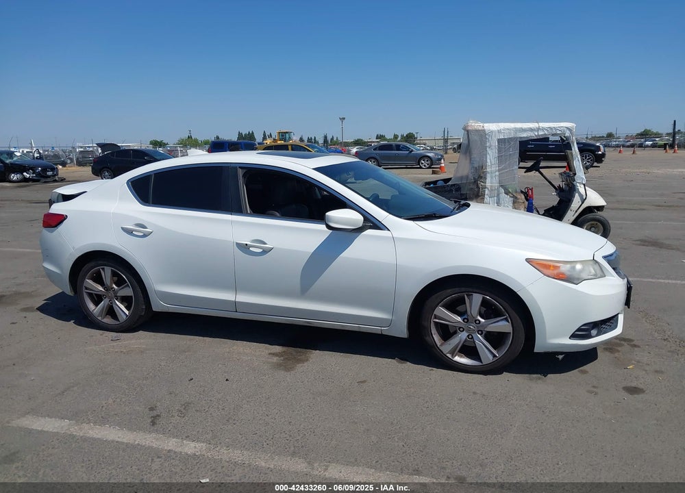 2013 ACURA ILX 2.0L VIN: 19VDE1F54DE010709