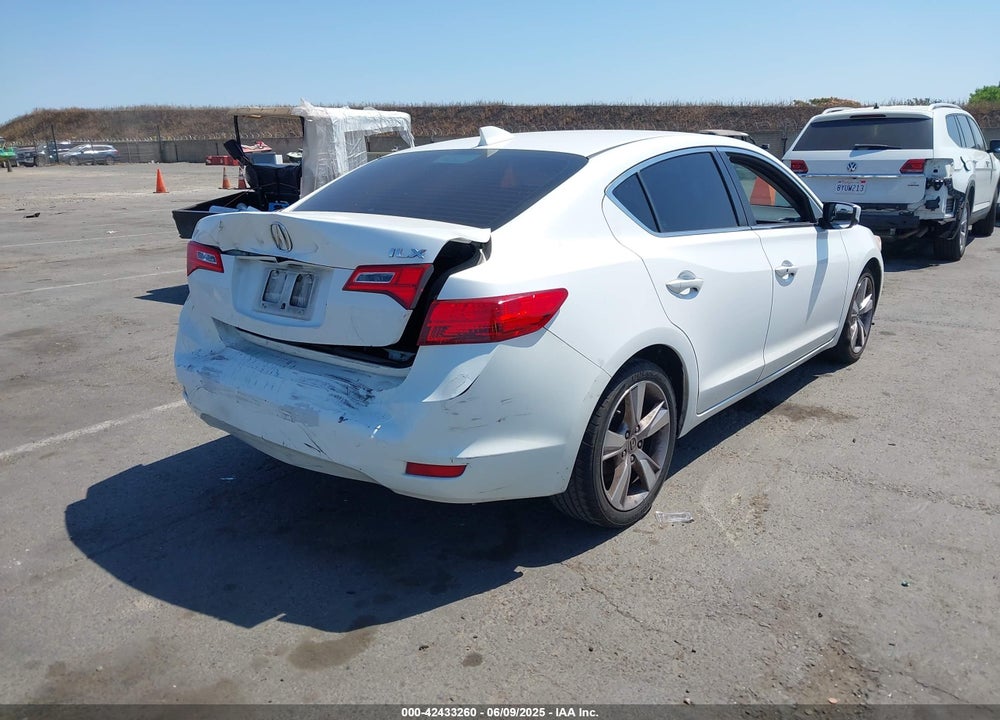 2013 ACURA ILX 2.0L VIN: 19VDE1F54DE010709