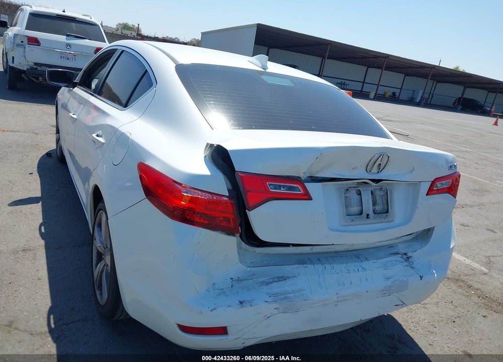2013 ACURA ILX 2.0L VIN: 19VDE1F54DE010709