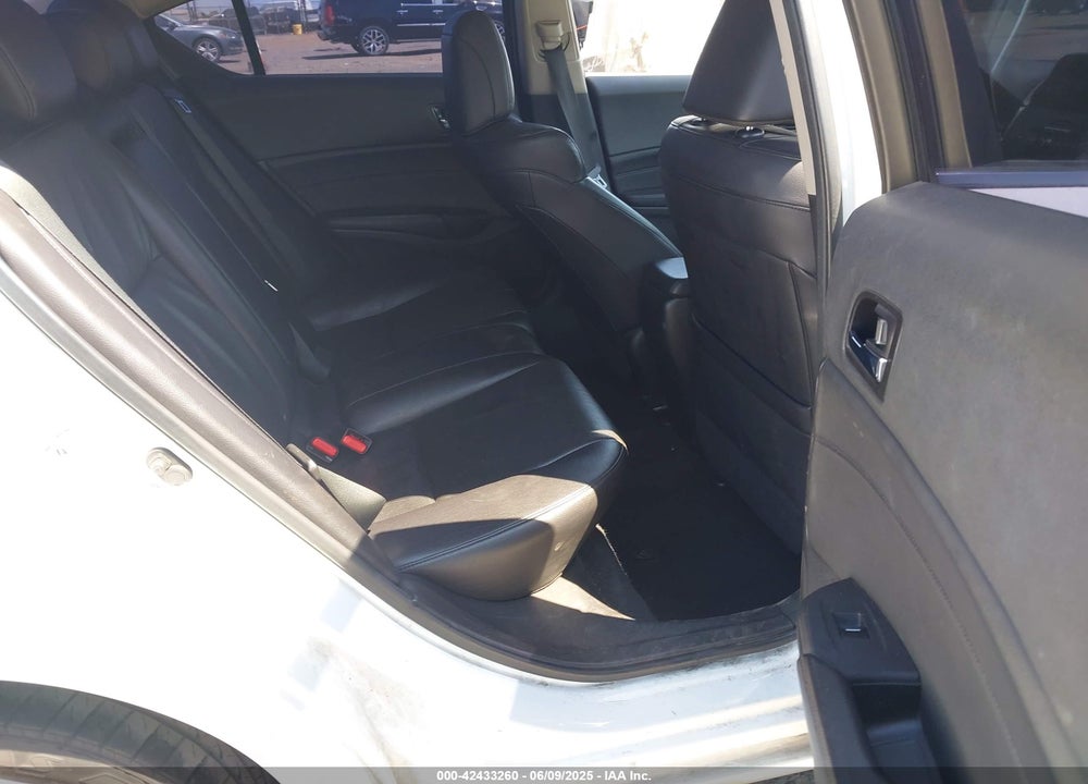 2013 ACURA ILX 2.0L VIN: 19VDE1F54DE010709