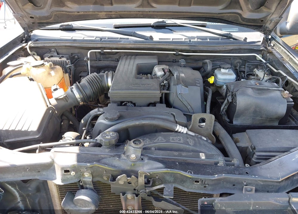 2005 CHEVROLET COLORADO LS VIN: 1GCCS196258199601