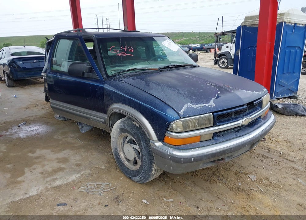 1999 CHEVROLET BLAZER LT VIN: 1GNDT13W8X2252356