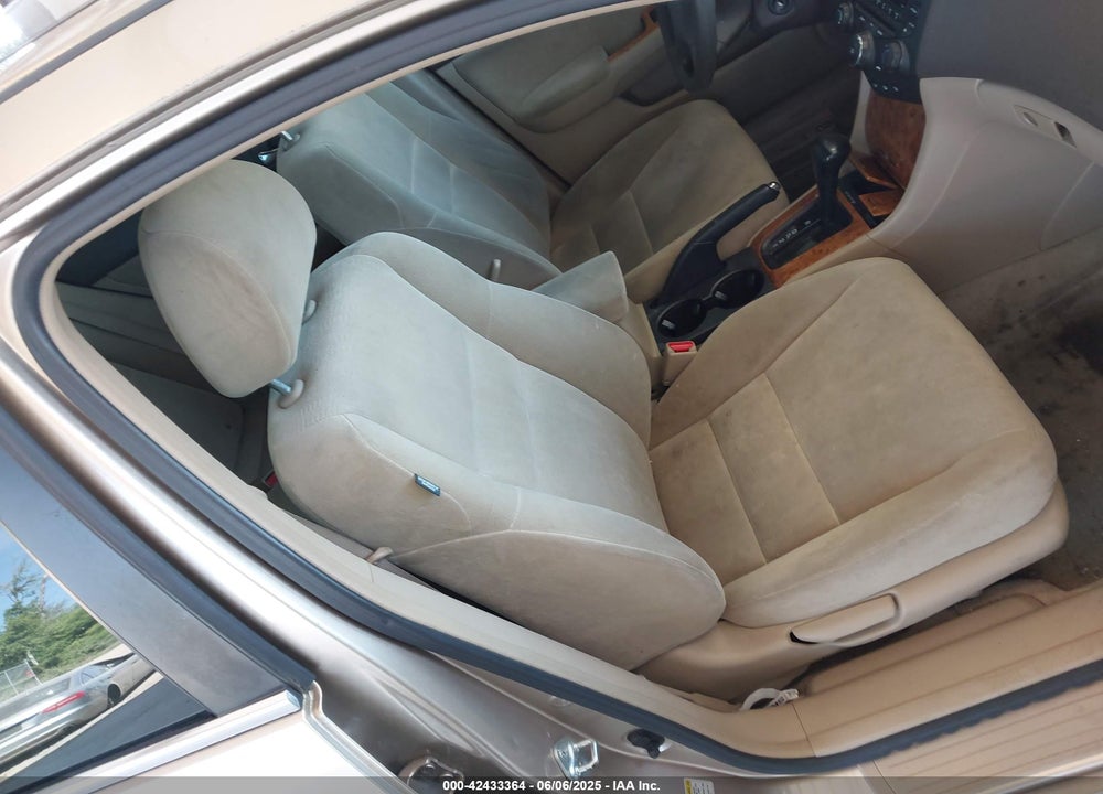 2005 HONDA ACCORD VIN: 1HGCM56775A020235