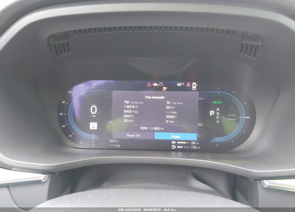 2023 VOLVO XC60 RECHARGE PLUG-IN HYBRID T8 PLUS BRIGHT THEME VIN: YV4H60DN3P1219303