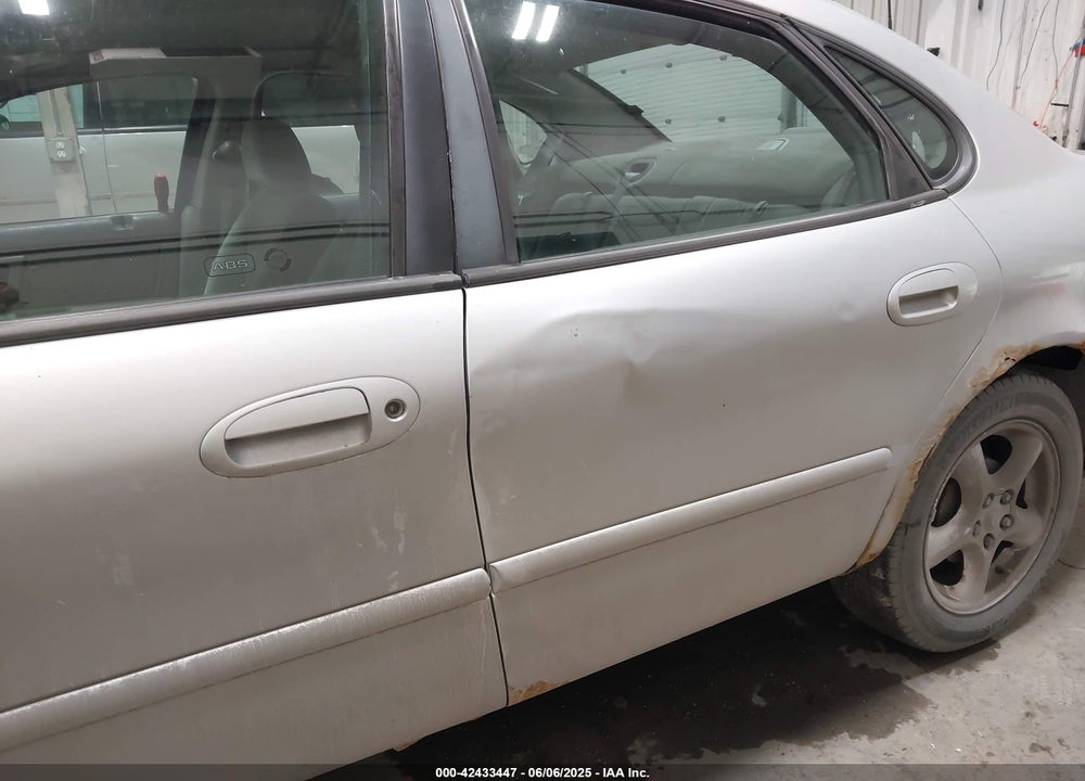 2003 FORD TAURUS SES VIN: 1FAFP55253G227666