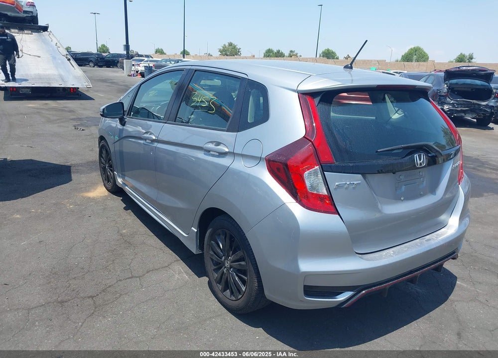2018 HONDA FIT SPORT VIN: 3HGGK5G65JM716084