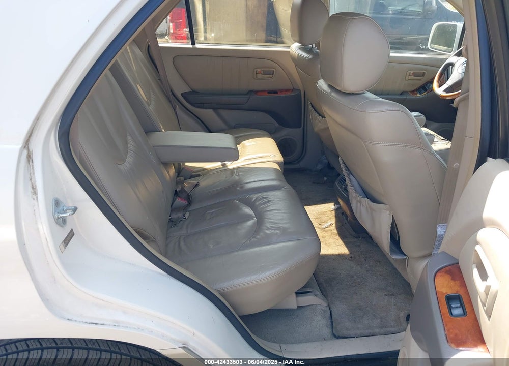 2000 LEXUS RX 300 VIN: JT6HF10U8Y0111828