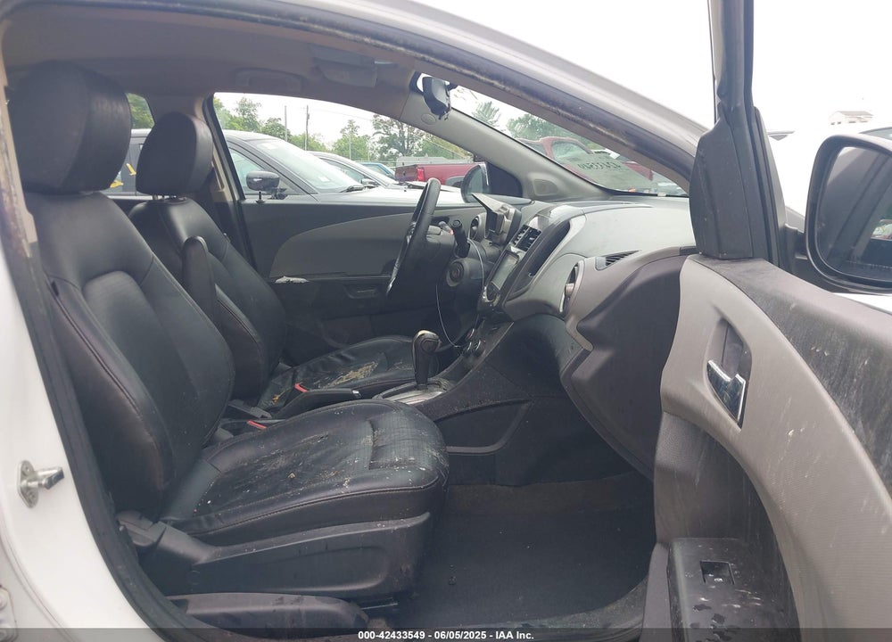 2014 CHEVROLET SONIC VIN: 1G1JE5SB8E4176935