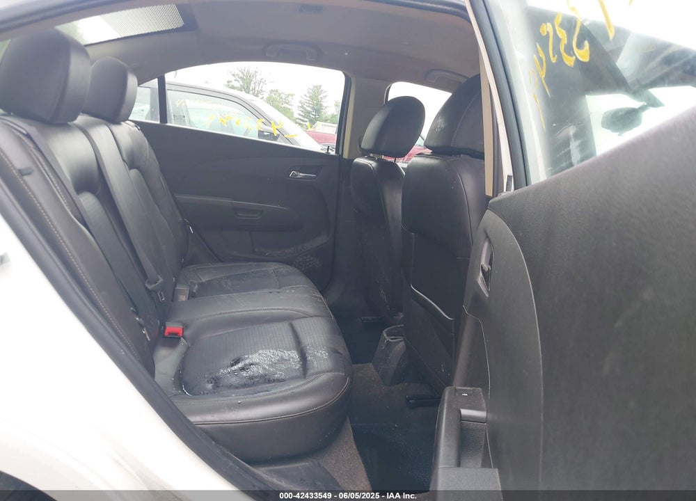 2014 CHEVROLET SONIC VIN: 1G1JE5SB8E4176935