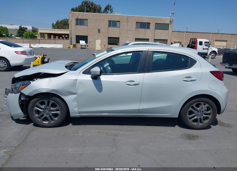 2020 TOYOTA YARIS VIN: 3MYDLBJV5LY704110