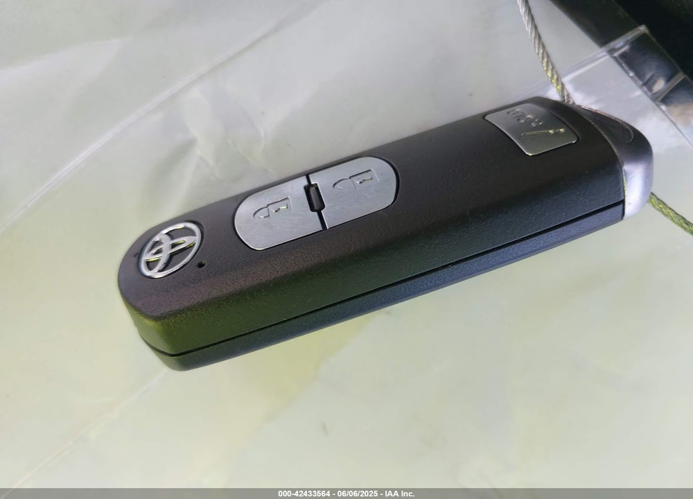 2020 TOYOTA YARIS VIN: 3MYDLBJV5LY704110