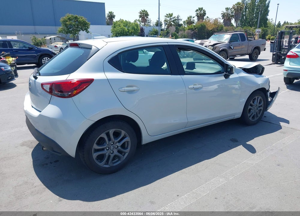2020 TOYOTA YARIS VIN: 3MYDLBJV5LY704110