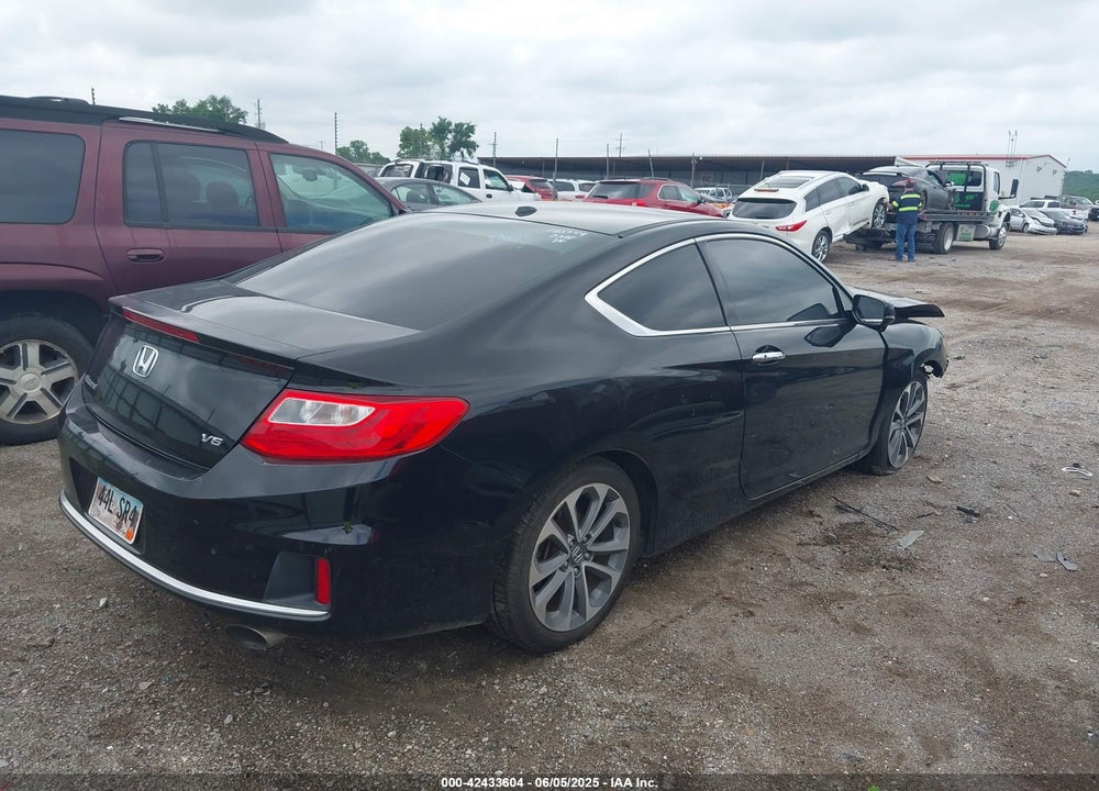 2013 HONDA ACCORD VIN: 1HGCT2B82DA008962