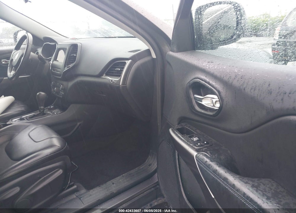 2019 JEEP CHEROKEE VIN: 1C4PJMLB7KD195591