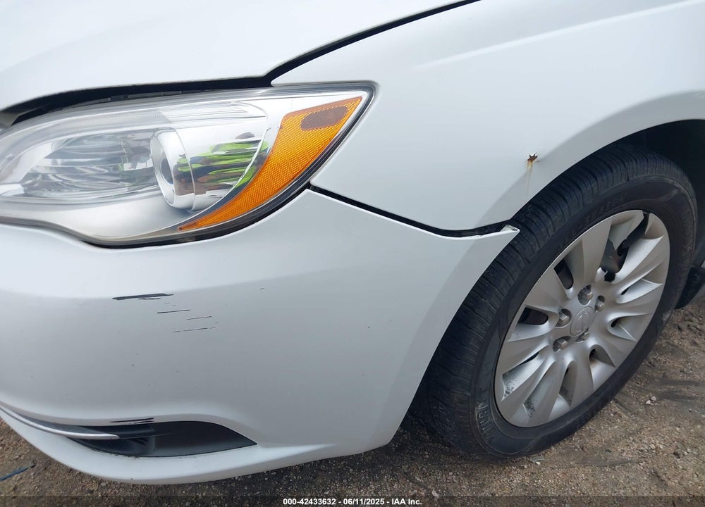 2014 CHRYSLER 200 LX VIN: 1C3CCBAB1EN231360