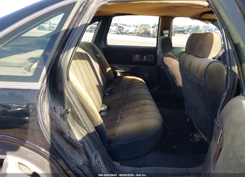 1994 CHEVROLET CAPRICE CLASSIC VIN: 1G1BL52P5RR149027