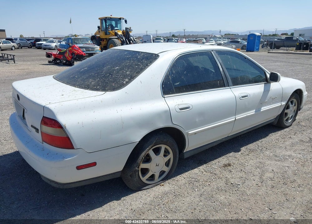 1995 HONDA ACCORD EX VIN: 1HGCD5565SA042044