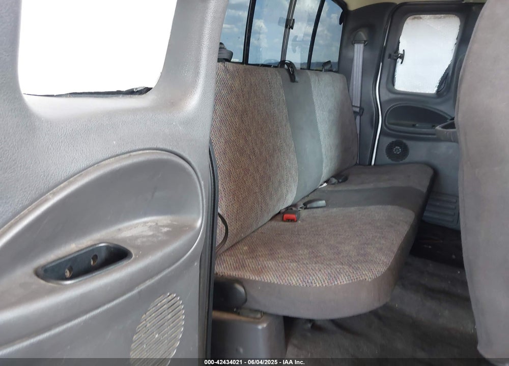 2001 DODGE RAM 1500 ST VIN: 1B7HC13Y81J610323