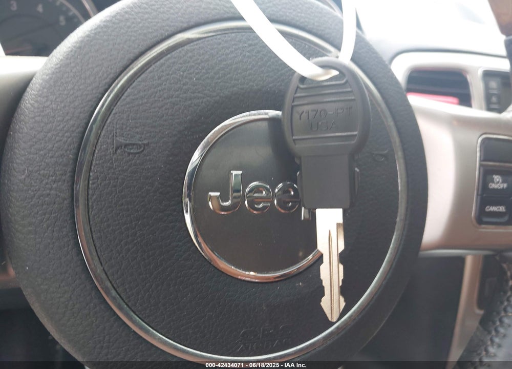 2011 JEEP GRAND CHEROKEE VIN: 1J4RR6GT4BC690363