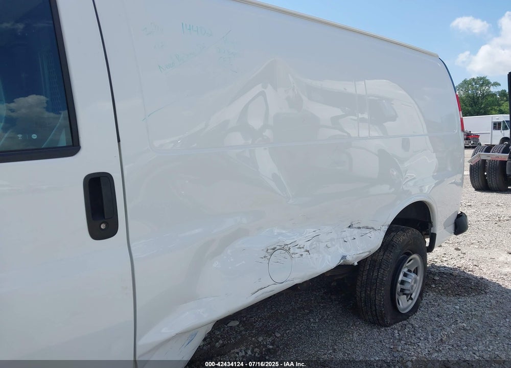 2020 CHEVROLET EXPRESS CARGO RWD 2500 REGULAR WHEELBASE WT VIN: 1GCWGAFG8L1173280