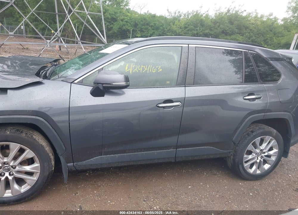 2019 TOYOTA RAV4 VIN: JTMN1RFV9KD036470
