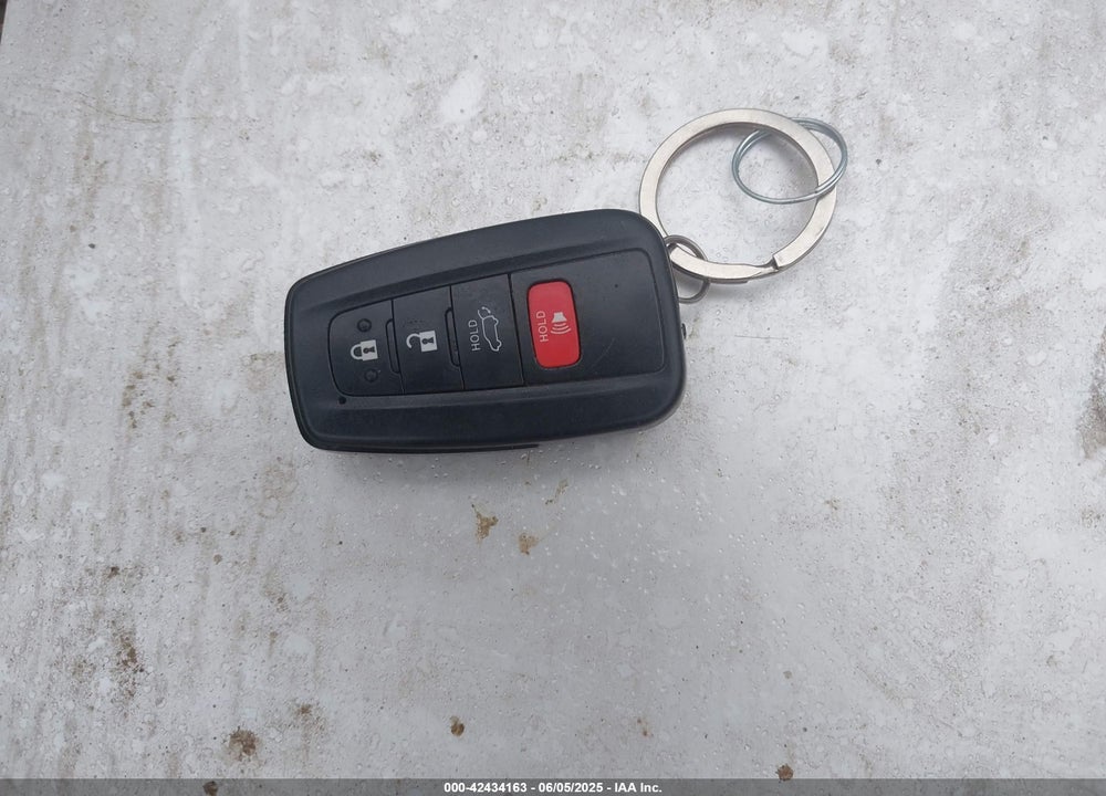 2019 TOYOTA RAV4 VIN: JTMN1RFV9KD036470