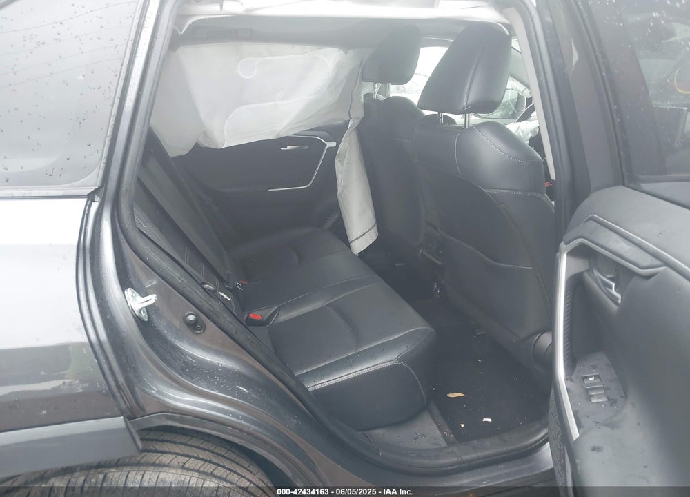 2019 TOYOTA RAV4 VIN: JTMN1RFV9KD036470