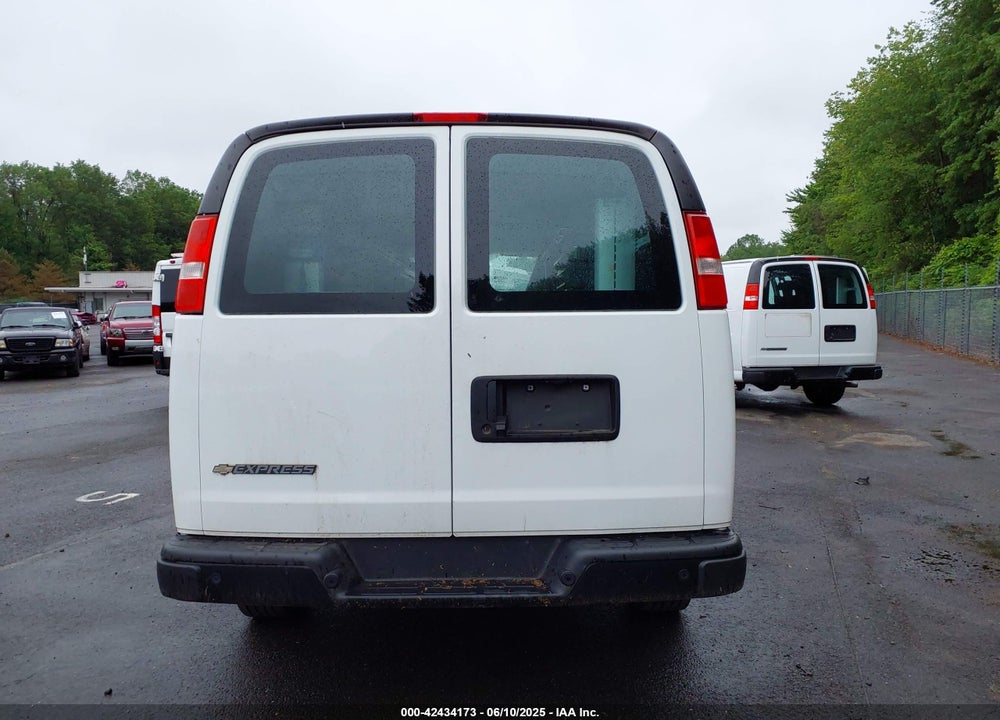 2022 CHEVROLET EXPRESS CARGO RWD 2500 REGULAR WHEELBASE WT VIN: 1GCWGAF75N1274456