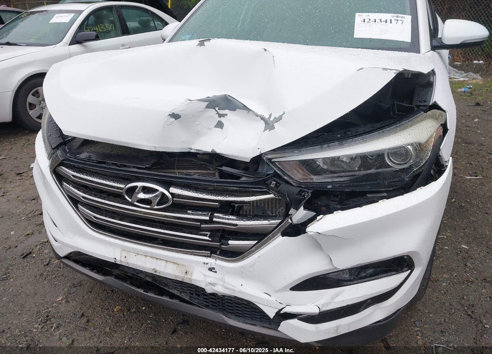 2016 HYUNDAI TUCSON LIMITED VIN: KM8J3CA24GU088045