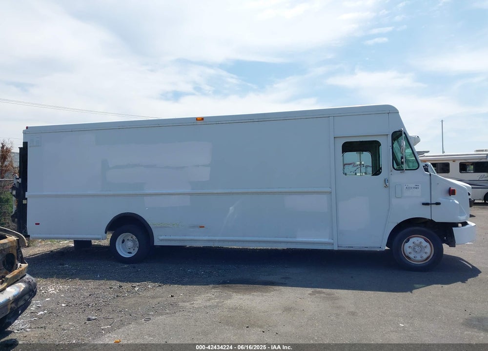 2004 FREIGHTLINER CHASSIS M LINE WALK-IN VAN VIN: 4UZAARBW64CN47278