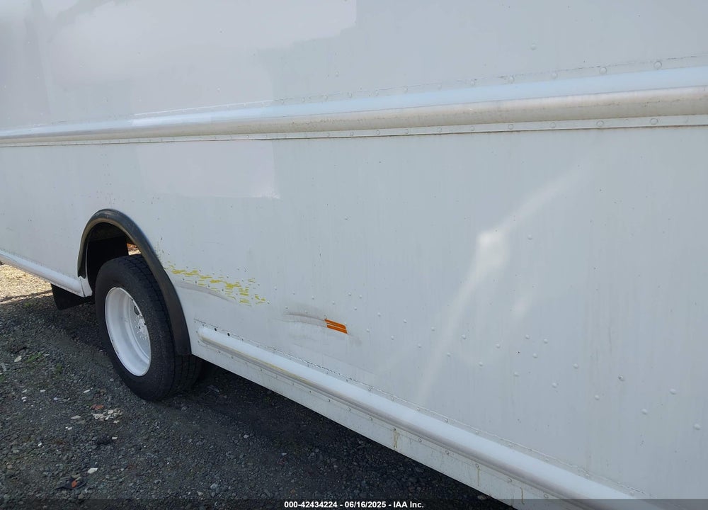2004 FREIGHTLINER CHASSIS M LINE WALK-IN VAN VIN: 4UZAARBW64CN47278