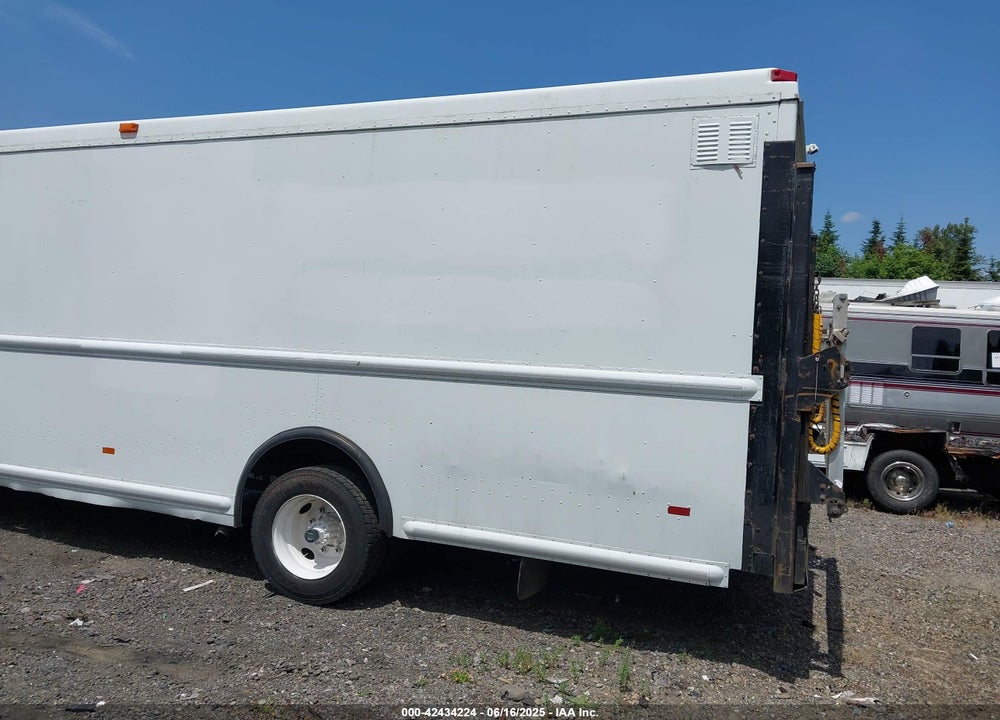 2004 FREIGHTLINER CHASSIS M LINE WALK-IN VAN VIN: 4UZAARBW64CN47278