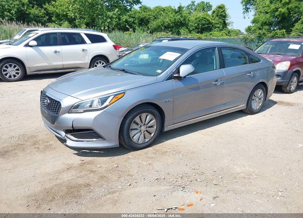 2017 HYUNDAI SONATA HYBRID VIN: KMHE24L19HA043524