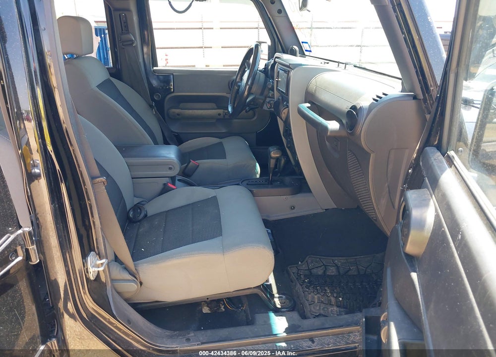 2008 JEEP WRANGLER / VIN: 1J4GA39148L500904