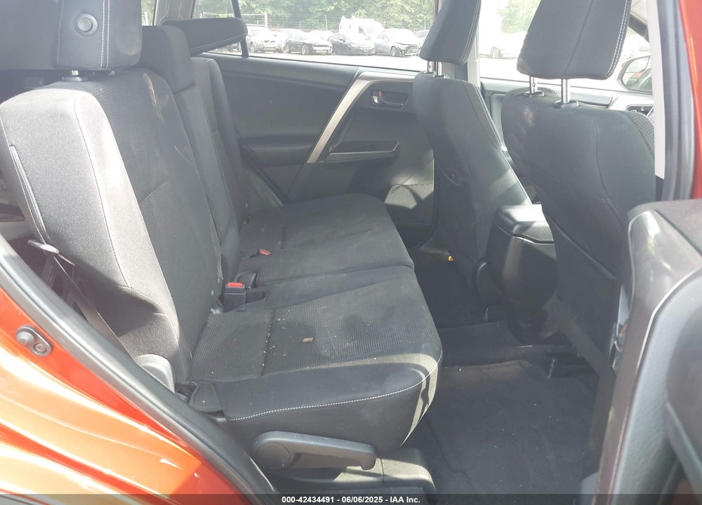 2016 TOYOTA RAV4 VIN: JTMRFREV6GJ101367