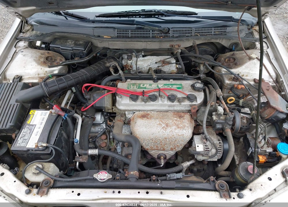 1998 HONDA ACCORD EX VIN: 1HGCG6677WA023666