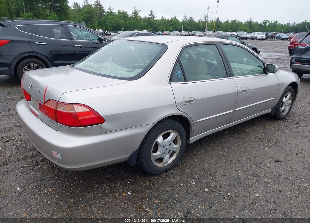 1998 HONDA ACCORD EX VIN: 1HGCG6677WA023666