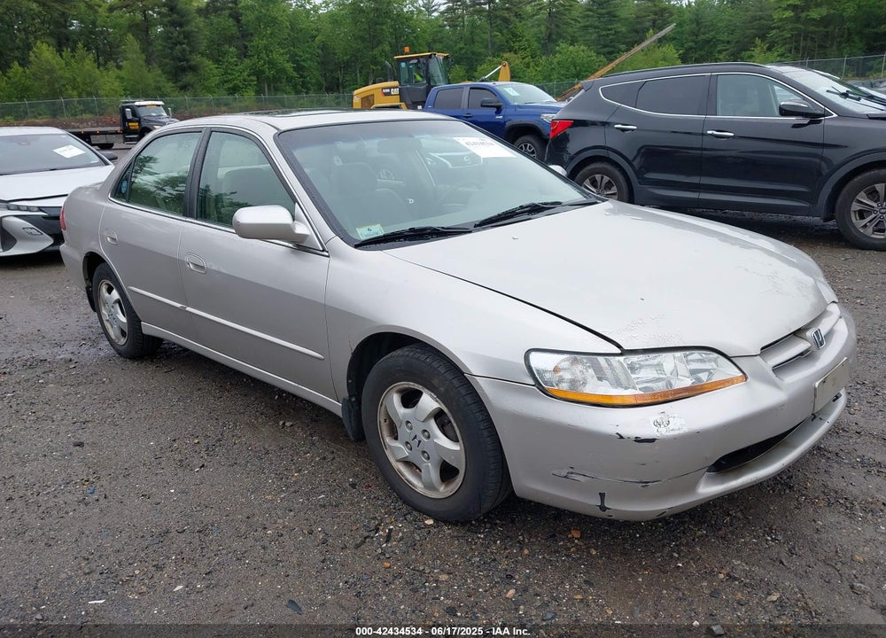 1998 HONDA ACCORD EX VIN: 1HGCG6677WA023666