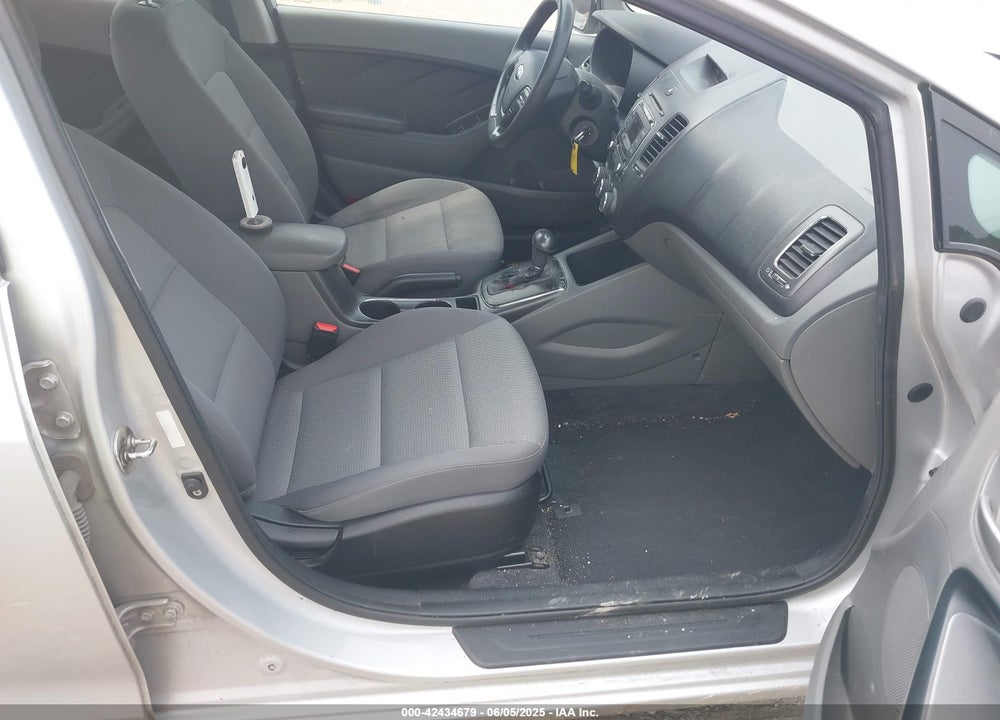 2018 KIA FORTE LX VIN: 3KPFK4A77JE227802