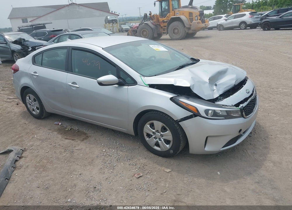 2018 KIA FORTE LX VIN: 3KPFK4A77JE227802