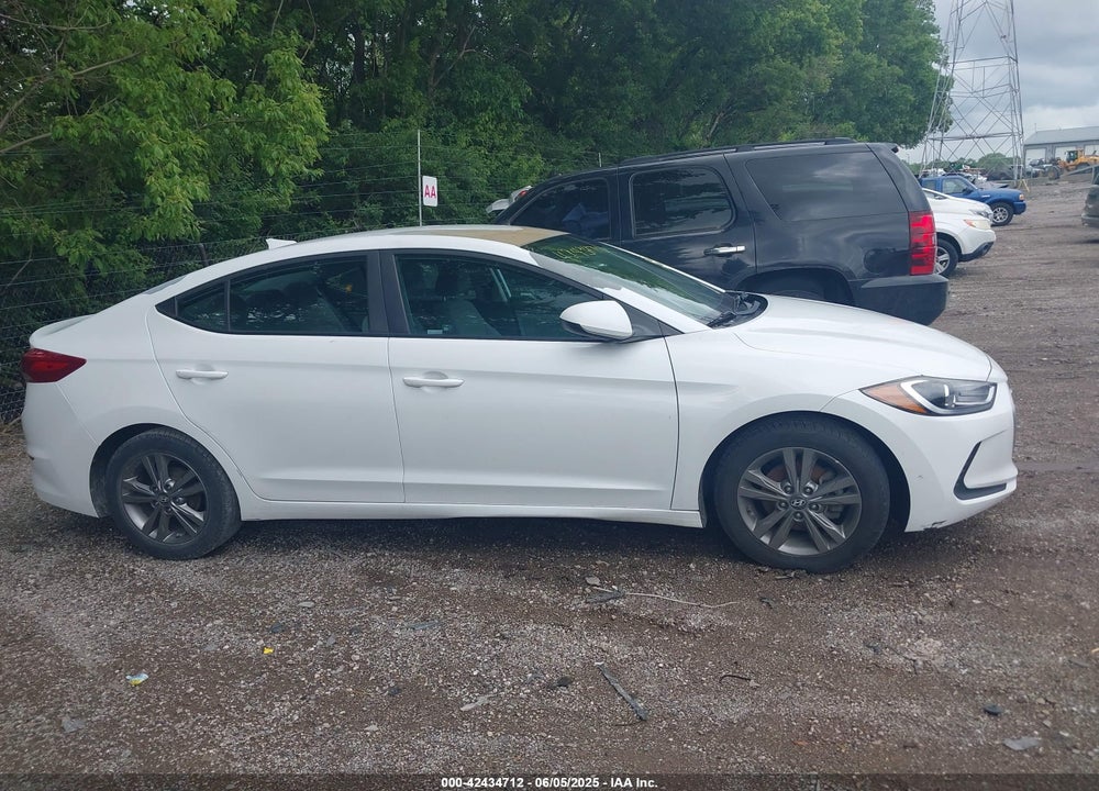 2017 HYUNDAI ELANTRA SE VIN: 5NPD84LF1HH115464