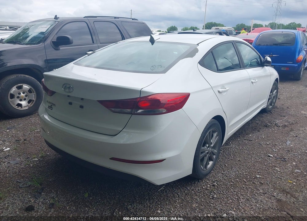 2017 HYUNDAI ELANTRA SE VIN: 5NPD84LF1HH115464