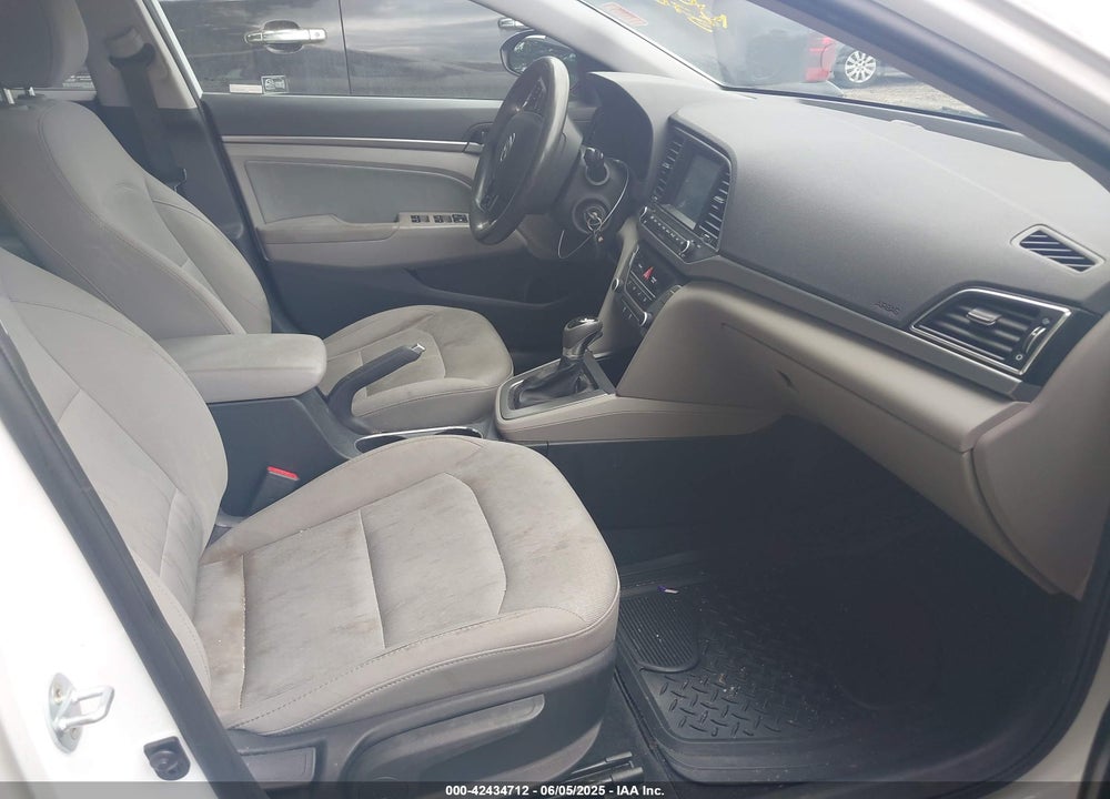 2017 HYUNDAI ELANTRA SE VIN: 5NPD84LF1HH115464